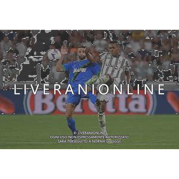 Torino 15.08.2022 Allianz Stadium ©Manuela Viganti/Agenzia Aldo Liverani Juventus vs Sassuolo Campionato Calcio Serie A TIM 2022/2023 1a giornata Nella foto: alex sandro e domenico berardi ©Viganti/AGENZIA ALDO LIVERANI SAS