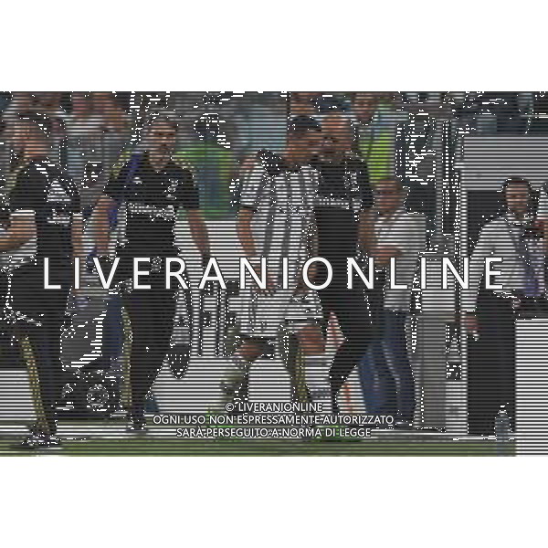 Torino 15.08.2022 Allianz Stadium ©Manuela Viganti/Agenzia Aldo Liverani Juventus vs Sassuolo Campionato Calcio Serie A TIM 2022/2023 1a giornata Nella foto: angel di maria esce dal campo toccandosi l\'inguine ©Viganti/AGENZIA ALDO LIVERANI SAS