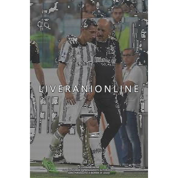 Torino 15.08.2022 Allianz Stadium ©Manuela Viganti/Agenzia Aldo Liverani Juventus vs Sassuolo Campionato Calcio Serie A TIM 2022/2023 1a giornata Nella foto: angel di maria esce dal campo toccandosi l\'inguine ©Viganti/AGENZIA ALDO LIVERANI SAS