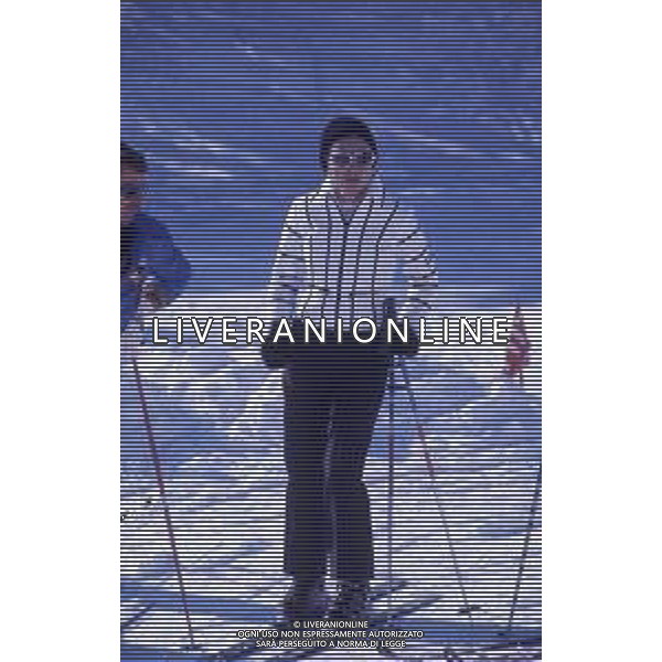 RETROSPETTIVA FARAH DIBA PAHLAVI IMPERATRICE DI PERSIA NELLA FOTO FARAH DIBA PAHLAVI IMPERATRICE DI PERSIA A SAINT MORITZ ANNI 70 AG ALDO LIVERANI SAS