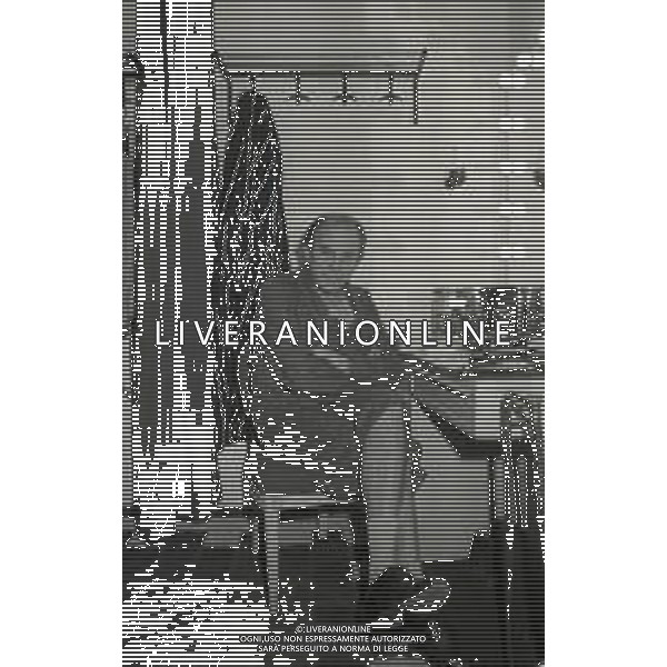 RETROSPETTIVA ENRICO MARIA SALERNO ATTORE NELLA FOTO ENRICO MARIA SALERNO NELL\'ANNO 1981 A TEATRO MILANO  AG ALDO LIVERANI SAS 