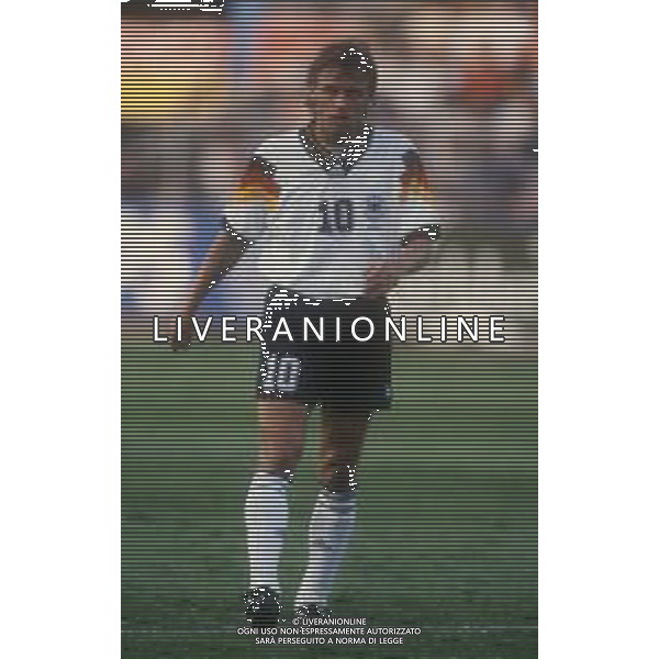 RETROSPETTIVA THOMAS DOLL CALCIATORE NELLA FOTO THOMAS DOLL CON LA MAGLIA DELLA NAZIONALE GERMANIA AG ALDO LIVERANI SAS