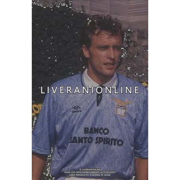 RETROSPETTIVA THOMAS DOLL CALCIATORE NELLA FOTO THOMAS DOLL CON LA MAGLIA DELLA LAZIO CALCIO AG ALDO LIVERANI SAS