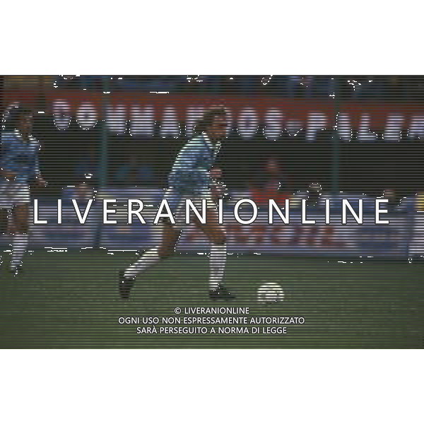 RETROSPETTIVA THOMAS DOLL CALCIATORE NELLA FOTO THOMAS DOLL CON LA MAGLIA DELLA LAZIO CALCIO AG ALDO LIVERANI SAS