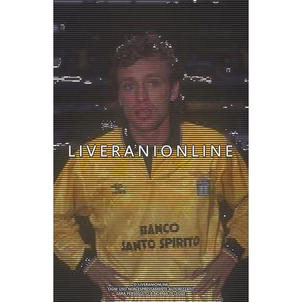 RETROSPETTIVA THOMAS DOLL CALCIATORE NELLA FOTO THOMAS DOLL CON LA MAGLIA DELLA LAZIO CALCIO AG ALDO LIVERANI SAS