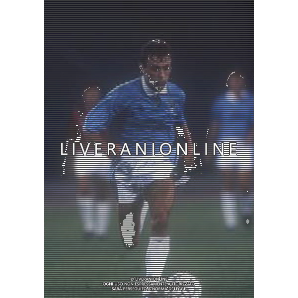RETROSPETTIVA THOMAS DOLL CALCIATORE NELLA FOTO THOMAS DOLL CON LA MAGLIA DELLA LAZIO CALCIO AG ALDO LIVERANI SAS