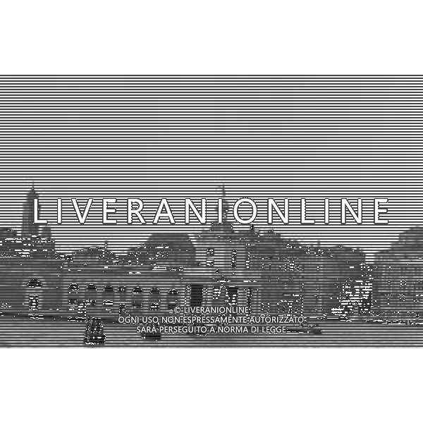 VEDUTE DELLA CITTA \' DI VENEZIA DURANTE IL RESTAURO DEL 1971 - RETROSPETTIVA NELLA FOTO PUNTA DELLA DOGANA CANAL GRANDE ©Archivio Giovanni Liverani/AGENZIA ALDO LIVERANI SAS