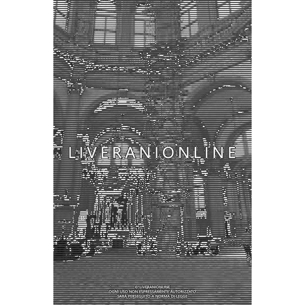 VEDUTE DELLA CITTA \' DI VENEZIA DURANTE IL RESTAURO DEL 1971 - RETROSPETTIVA NELLA FOTO L\'INTERNO DELLA CHIESA O BASILICA DI SANTA MARIA DELLA SALUTE CANAL GRANDE ©Archivio Giovanni Liverani/AGENZIA ALDO LIVERANI SAS