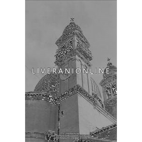 VEDUTE DELLA CITTA \' DI VENEZIA DURANTE IL RESTAURO DEL 1971 - RETROSPETTIVA NELLA FOTO IL CAMPANILE DELLA CHIESA O BASILICA DI SANTA MARIA DELLA SALUTE CANAL GRANDE ©Archivio Giovanni Liverani/AGENZIA ALDO LIVERANI SAS