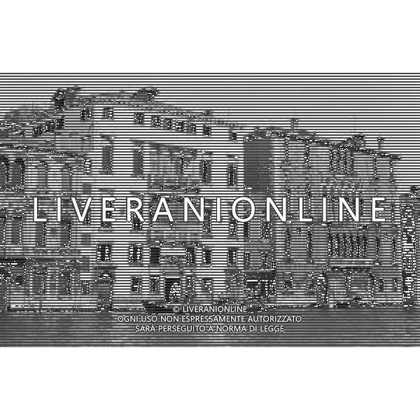 VEDUTE DELLA CITTA \' DI VENEZIA DURANTE IL RESTAURO DEL 1971 - RETROSPETTIVA NELLA FOTO IL PALAZZO QUERINI DUBOIS (SX) E PALAZZO BERNARDO SUL CANAL GRANDE ©Archivio Giovanni Liverani/AGENZIA ALDO LIVERANI SAS
