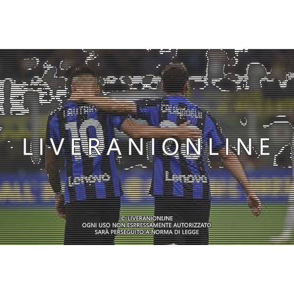 Lautaro Martinez (Inter) e Hakan Calhanoglu (Inter) esultano dopo il gol del 2 a 0 Inter vs Spezia Milano 20-08-2022 Stadio Giuseppe Meazza - San Siro Campionato Serie A TIM - 2a giornata foto Roberto Garavaglia/ag. Aldo Liverani sas