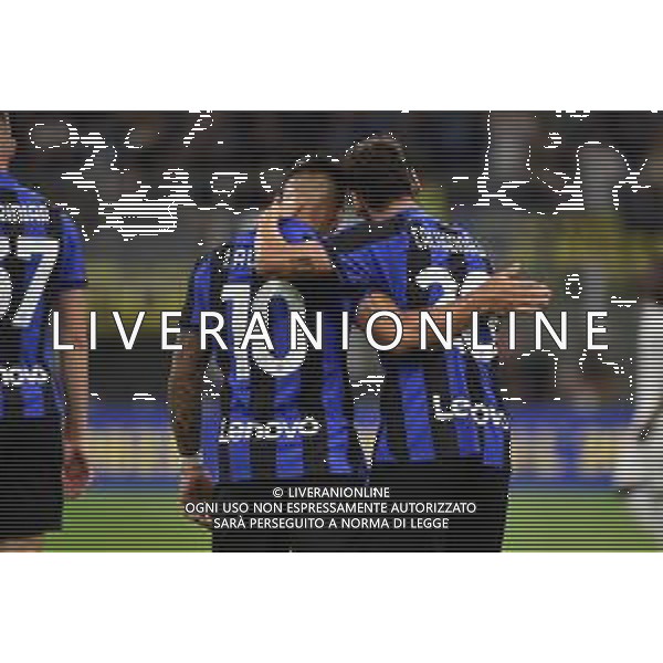 Lautaro Martinez (Inter) e Hakan Calhanoglu (Inter) esultano dopo il gol del 2 a 0 Inter vs Spezia Milano 20-08-2022 Stadio Giuseppe Meazza - San Siro Campionato Serie A TIM - 2a giornata foto Roberto Garavaglia/ag. Aldo Liverani sas