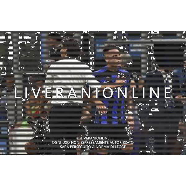 Simone Inzaghi allenatore Inter e Lautaro Martinez (Inter) dopo il cambio Inter vs Spezia Milano 20-08-2022 Stadio Giuseppe Meazza - San Siro Campionato Serie A TIM - 2a giornata foto Roberto Garavaglia/ag. Aldo Liverani sas/AGENZIA ALDO LIVERANI SAS