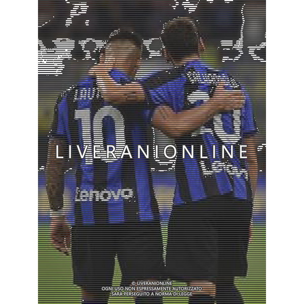 Lautaro Martinez (Inter) SX e Hakan Calhanoglu (Inter) DX Inter vs Spezia Milano 20-08-2022 Stadio Giuseppe Meazza - San Siro Campionato Serie A TIM - 2a giornata foto Roberto Garavaglia/ag. Aldo Liverani sas
