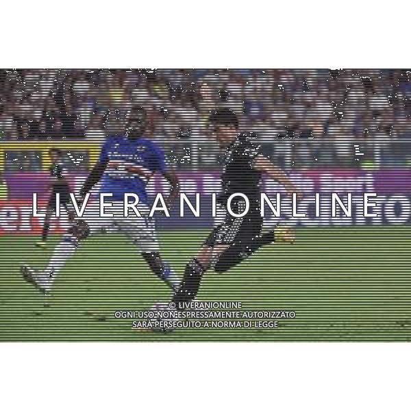 Dusan Vlahovic (Juventus) e sulla SX Omar Colley (Sampdoria) Sampdoria vs Juventus Genova 22-08-2022 Stadio Luigi Ferraris - Marassi Campionato Serie A TIM - 2a giornata foto Roberto Garavaglia/ag. Aldo Liverani sas