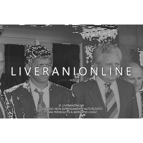 RETROSPETTIVA VALENCIANO IVAN CALCIATORE NELLA FOTO IVAN VALENCIANO NUOVO ACQUISTO DELL\'ATALANTA CALCIO AL SUO ARRIVO IN AEROPORTO A LINATE DI MILANO NEL 1992 CON GIORGIO VITALI AG ALDO LIVERANI SAS