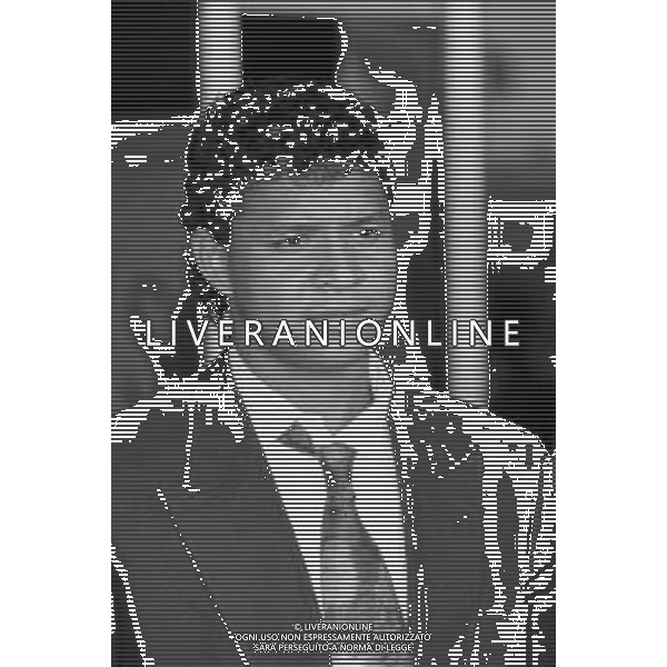 RETROSPETTIVA VALENCIANO IVAN CALCIATORE NELLA FOTO IVAN VALENCIANO NUOVO ACQUISTO DELL\'ATALANTA CALCIO AL SUO ARRIVO IN AEROPORTO A LINATE DI MILANO NEL 1992 AG ALDO LIVERANI SAS