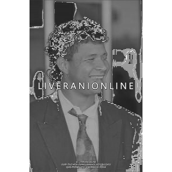 RETROSPETTIVA VALENCIANO IVAN CALCIATORE NELLA FOTO IVAN VALENCIANO NUOVO ACQUISTO DELL\'ATALANTA CALCIO AL SUO ARRIVO IN AEROPORTO A LINATE DI MILANO NEL 1992 AG ALDO LIVERANI SAS