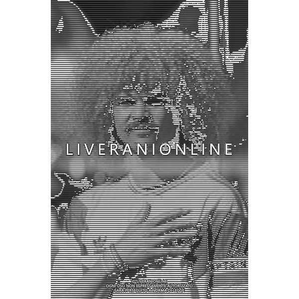 RETROSPETTIVA CARLOS ALBERTO VALDERRAMA CALCIATORE NELLA FOTO CON LA MAGLIA DELLA NAZIONALE COLOMBIANA AI CAMPIONATI MONDIALI ITALIA 1990 AG ALDO LIVERANI SAS