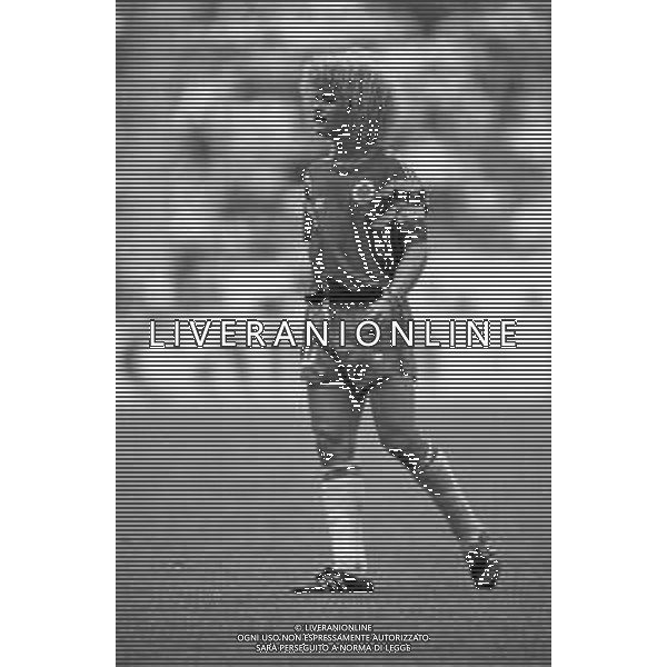 RETROSPETTIVA CARLOS ALBERTO VALDERRAMA CALCIATORE NELLA FOTO CON LA MAGLIA DELLA NAZIONALE COLOMBIANA AI CAMPIONATI MONDIALI ITALIA 1990 AG ALDO LIVERANI SAS