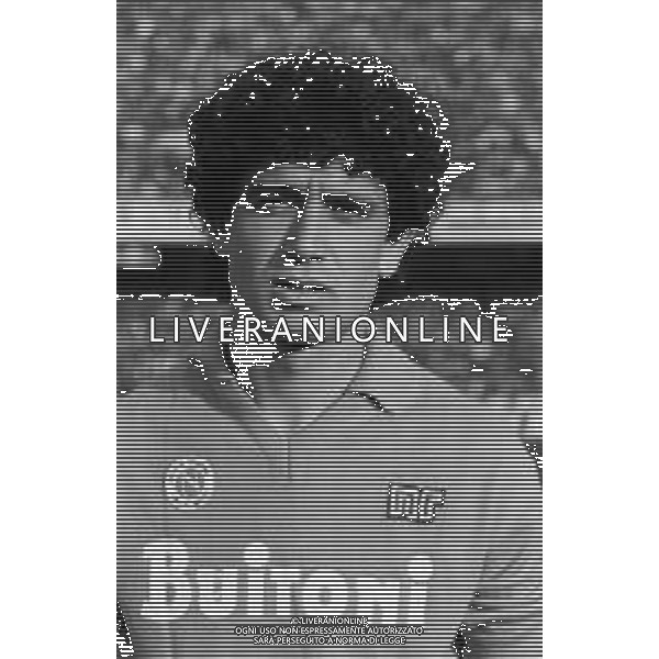RETROSPETTIVA FRANCESCO ROMANO CALCIATORE NELLA FOTO CON LA MAGLIA DEL NAPOLI CALCIO NELL\'ANNO 1986-1987 AG ALDO LIVERANI SAS