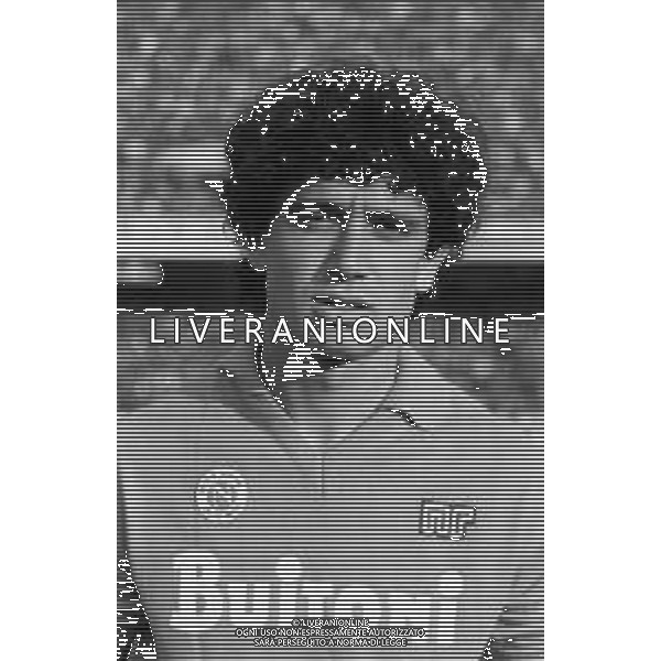 RETROSPETTIVA FRANCESCO ROMANO CALCIATORE NELLA FOTO CON LA MAGLIA DEL NAPOLI CALCIO NELL\'ANNO 1986-1987 AG ALDO LIVERANI SAS
