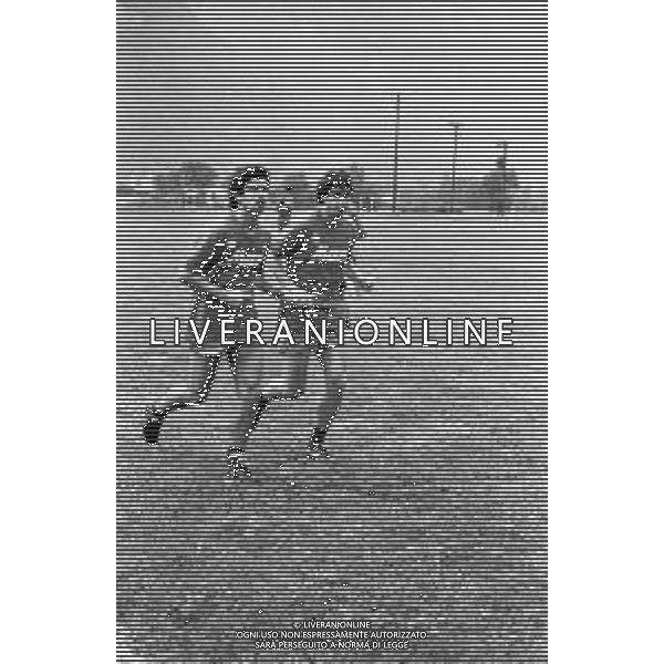 RETROSPETTIVA FRANCESCO ROMANO CALCIATORE NELLA FOTO CON LA MAGLIA DEL NAPOLI CALCIO NELL\'ANNO 1988-1989 CON GIOVANNI FRANCINI AG ALDO LIVERANI SAS