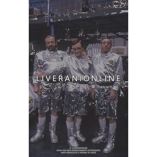 I TRETTRE\' , TRIO COMICO NAPOLETANO, COMPOSTO DA GINO COGLIANDRO, EDOARDO ROMANO E MIRKO SETARO NELLA FOTO NEL VARIETA\' TELEVISIVO \'TRISITORS\' NEL 1989 AG ALDO LIVERANI SAS