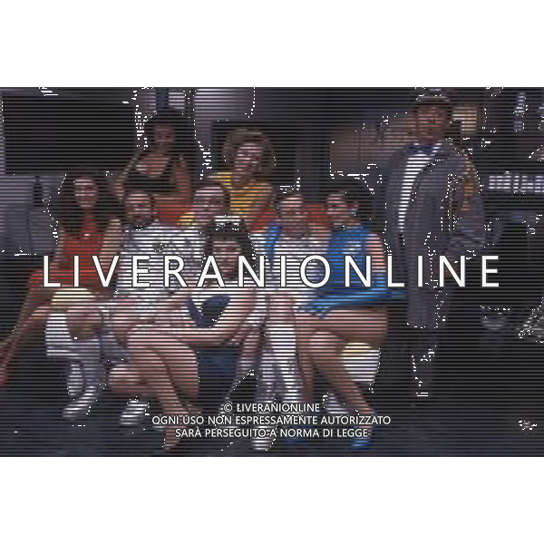 I TRETTRE\' , TRIO COMICO NAPOLETANO, COMPOSTO DA GINO COGLIANDRO, EDOARDO ROMANO E MIRKO SETARO NELLA FOTO NEL VARIETA\' TELEVISIVO \'TRISITORS\' NEL 1989 CON TINI\' CANSINO E LUIGI UZZO AG ALDO LIVERANI SAS
