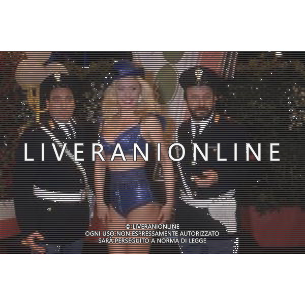 I TRETTRE\' , TRIO COMICO NAPOLETANO, COMPOSTO DA GINO COGLIANDRO, EDOARDO ROMANO E MIRKO SETARO NELLA FOTO GINO COGLIANDRO, EDOARDO ROMANO CON MOANA POZZI A \'DRIVE IN \' NEL 1988 AG ALDO LIVERANI SAS
