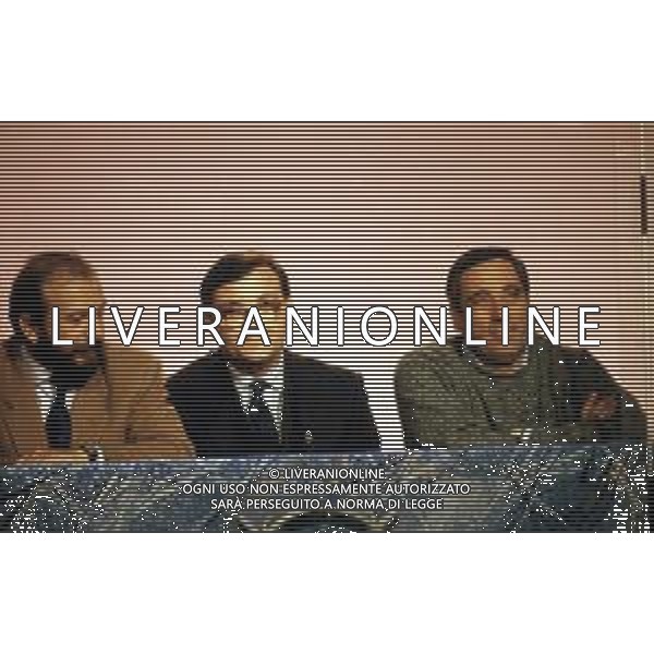 I TRETTRE\' , TRIO COMICO NAPOLETANO, COMPOSTO DA GINO COGLIANDRO, EDOARDO ROMANO E MIRKO SETARO NELLA FOTO NEL 1988 AG ALDO LIVERANI SAS