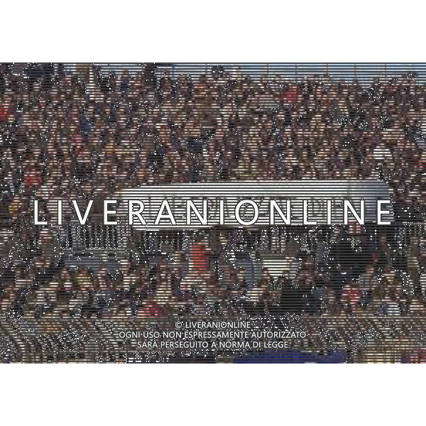 15-11-1998 PIACENZA CAMPIONATO DI CALCIO SERIE A PIACENZA-FIORENTINA 4-2 NELLA FOTO TIFOSI PIACENZA STRISCIONE PER IL PROFESSORE LUIGI DI BELLA AG ALDO LIVERANI SAS