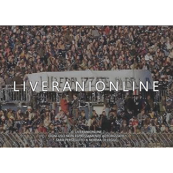15-11-1998 PIACENZA CAMPIONATO DI CALCIO SERIE A PIACENZA-FIORENTINA 4-2 NELLA FOTO TIFOSI PIACENZA STRISCIONE PER IL PROFESSORE LUIGI DI BELLA AG ALDO LIVERANI SAS