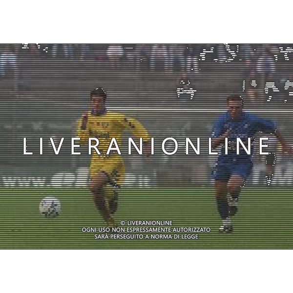 31-10-1999 CREMONA-CAMPIONATO DI CALCIO SERIE B SAMPDORIA-CHIEVO 0-0 NELLA FOTO MASSIMO MARAZZINA-NENAD SAKIC AG ALDO LIVERANI SAS 