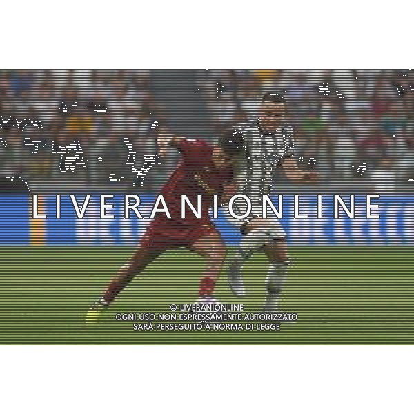 Torino 27.08.2022 Allianz Stadium ©Manuela Viganti/Agenzia Aldo Liverani Juventus vs Roma Campionato Calcio Serie A TIM 2022/2023 3a giornata Nella foto: paulo dybala e filip kostic ©Viganti/AGENZIA ALDO LIVERANI SAS
