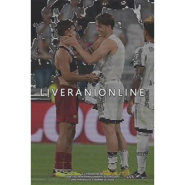 Torino 27.08.2022 Allianz Stadium ©Manuela Viganti/Agenzia Aldo Liverani Juventus vs Roma Campionato Calcio Serie A TIM 2022/2023 3a giornata Nella foto: paulo dybala e dusan vlahovic si scambiano la maglia a fine gara ©Viganti/AGENZIA ALDO LIVERANI SAS