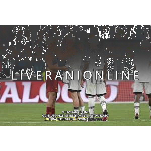 Torino 27.08.2022 Allianz Stadium ©Manuela Viganti/Agenzia Aldo Liverani Juventus vs Roma Campionato Calcio Serie A TIM 2022/2023 3a giornata Nella foto: paulo dybala e dusan vlahovic si scambiano la maglia a fine gara ©Viganti/AGENZIA ALDO LIVERANI SAS
