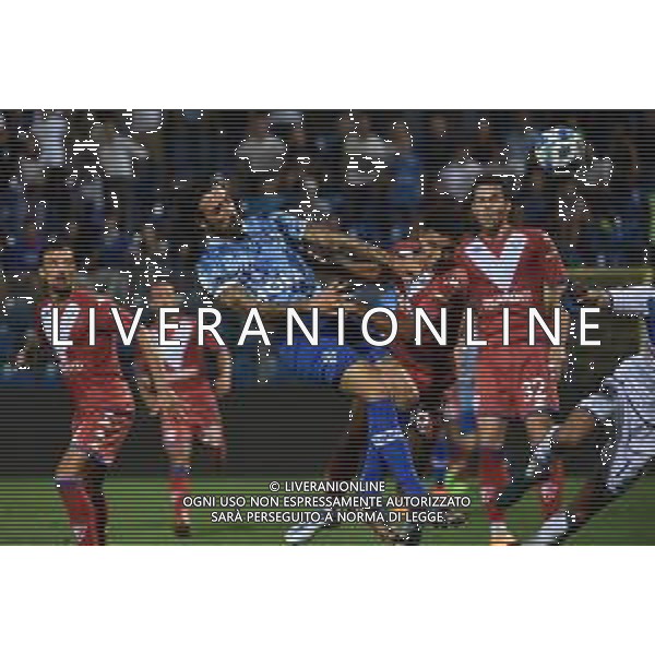© TVRG contatto in area tra Ettore Gliozzi (Como) e Alexander Jallow (Brescia) l\'arbitro dopo consulto con il VAR lascia giocare Como vs Brescia Como 29-08-2022 Stadio Giuseppe Sinigaglia Campionato Serie BKT - 3a giornata foto Roberto Garavaglia/ag. Aldo Liverani sas/AGENZIA ALDO LIVERANI SAS