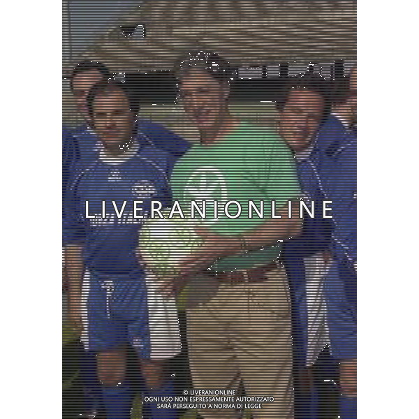 MAGGIO 2000 STADIO DI MONZA PARTITA AMICHEVOLE FORZA ITALIA-LEGA NORDO NELLA FOTO UMBERTO BOSSI AG ALDO LIVERANI SAS