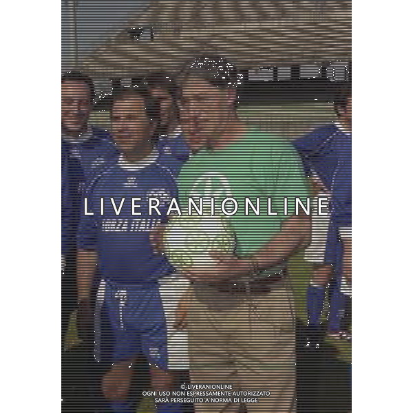 MAGGIO 2000 STADIO DI MONZA PARTITA AMICHEVOLE FORZA ITALIA-LEGA NORDO NELLA FOTO UMBERTO BOSSI AG ALDO LIVERANI SAS