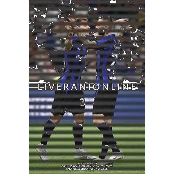 Nicolo\' Barella (Inter) e Marcelo Brozovic (Inter) esultano dopo il gol del 2 a 0 Inter vs Cremonese Milano 30-08-2022 Stadio Giuseppe Meazza - San Siro Campionato Serie A TIM - 4a giornata foto Roberto Garavaglia/ag. Aldo Liverani sas/AGENZIA ALDO LIVERANI SAS