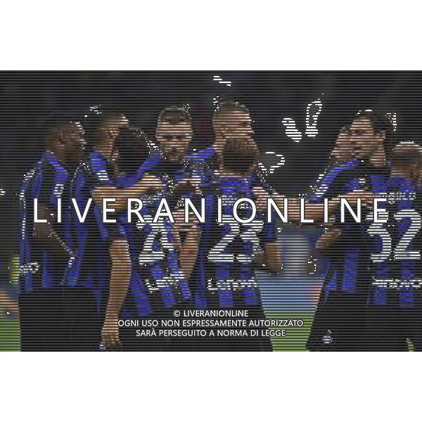 esultanza Inter dopo il gol del 2 a 0 Nicolo\' Barella Inter vs Cremonese Milano 30-08-2022 Stadio Giuseppe Meazza - San Siro Campionato Serie A TIM - 4a giornata foto Roberto Garavaglia/ag. Aldo Liverani sas/AGENZIA ALDO LIVERANI SAS