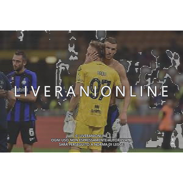 Ionut Radu (Cremonese) e Edin Dzeko (Inter) a fine gara Inter vs Cremonese Milano 30-08-2022 Stadio Giuseppe Meazza - San Siro Campionato Serie A TIM - 4a giornata foto Roberto Garavaglia/ag. Aldo Liverani sas/AGENZIA ALDO LIVERANI SAS