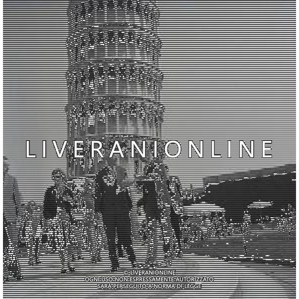 1971 PISA -Gustavo Adolfo VI|-Luisa di Battenberg, moglie di Gustavo Vi Adolfo NELLA FOTO 1971 PISA -Gustavo Adolfo VI|-Luisa di Battenberg, moglie di Gustavo Vi Adolfo a Pisa nell\'anno 1971 ag aldo liverani sas