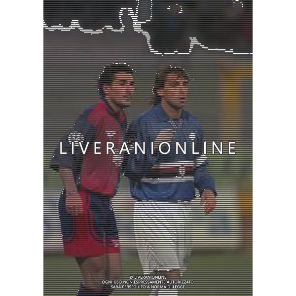 12-01-1997 GENOVA CAMPIONATO DI CALCIO SERIE A SAMPDORIA-CAGLIARI 4-1 NELLA FOTO GIAN BATTISTA SCUGUGIA E ROBERTO MANCINI AG ALDO LIVERANI SAS