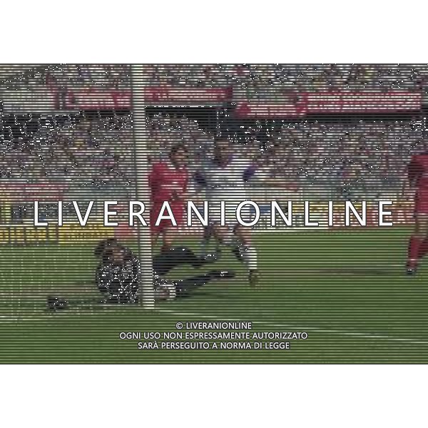13-04-1997 PIACENZA CAMPIONATO DI CALCIO SERIE A PIACENZA-FIORENTINA 1-1 NELLA FOTO FRANCESCO BAIANO E MASSIMO TAIBI AG ALDO LIVERANI SAS