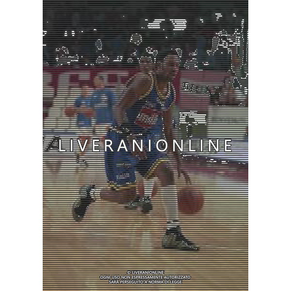 16-09-1999 VARESE CAMPIONATO DI BASKET SERIE A1 VARESE ROOSTER-MULLER VERONA NELLA FOTO GRIFFIN ARTIE AG ALDO LIVERANI SAS