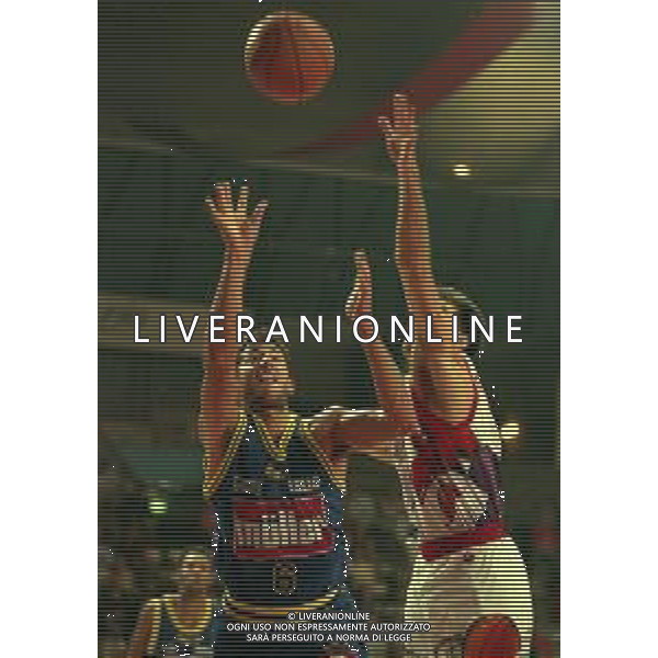 16-09-1999 VARESE CAMPIONATO DI BASKET SERIE A1 VARESE ROOSTER-MULLER VERONA NELLA FOTO ROMBALDONI RODOLFO E VESCOVI FRANCESCO AG ALDO LIVERANI SAS