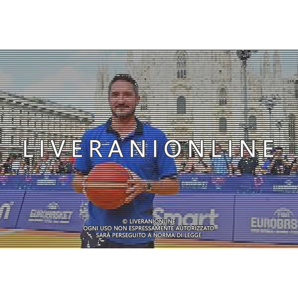 © TVRG Fan Zone EuroBasket 2022 nella foto Gianmarco Pozzecco allenatore Italia Milano 01-09-2022 Inaugurazione in piazza Duomo della Fan Zone di FIBA EuroBasket 2022 foto Roberto Garavaglia/ag. Aldo Liverani sas/AGENZIA ALDO LIVERANI SAS
