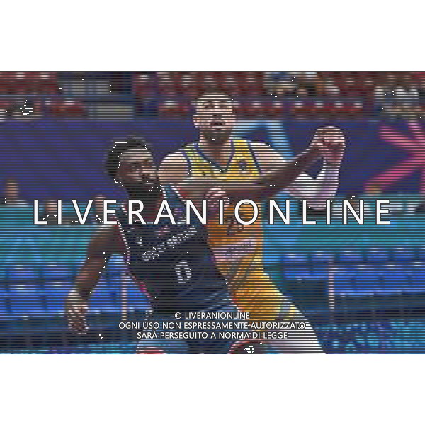 © TVRG Gabriel Olaseni (Gran Bretagna) e Alex Len (Ucraina) Ucraina vs Gran Bretagna Assago (MI) 02-09-2022 Forum di Assago FIBA EuroBasket 2022 Milano - Day 1 foto Roberto Garavaglia/ag. Aldo Liverani sas